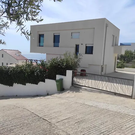 Andrea Villa Trogir